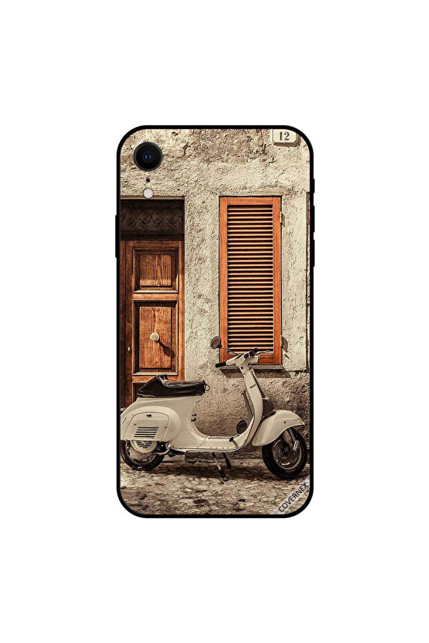 غطاء حماية iPhone XR بتصميم سكوتي العتيق