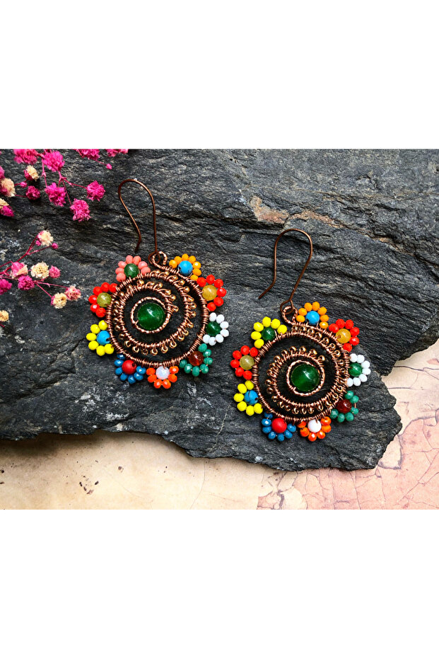 أقراط ملفوفة بسلك نحاسي مصنوعة يدويًا - 1