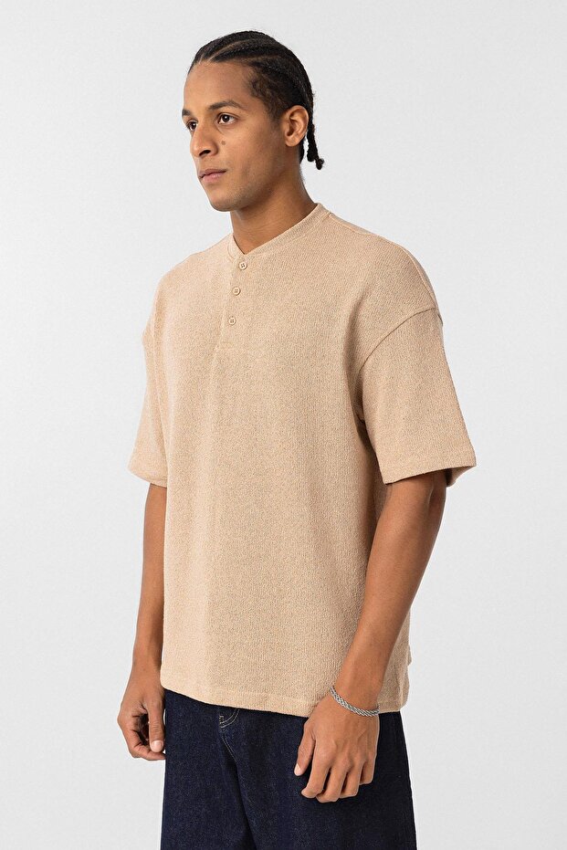 تي شيرت أساسي ذو ياقة كبيرة الحجم من الحجر - 5