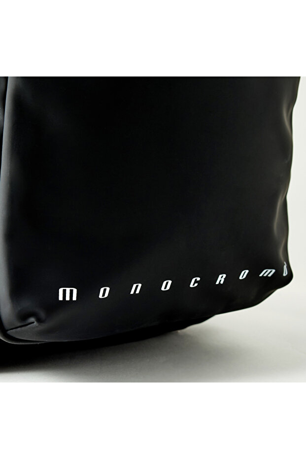 حقيبة ظهر مونوكرومو بطبعة شعار مع حزام قابل للتعديل - 4