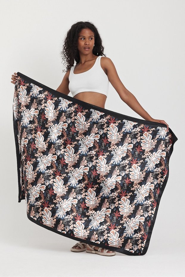 Inner Revealing Pareo