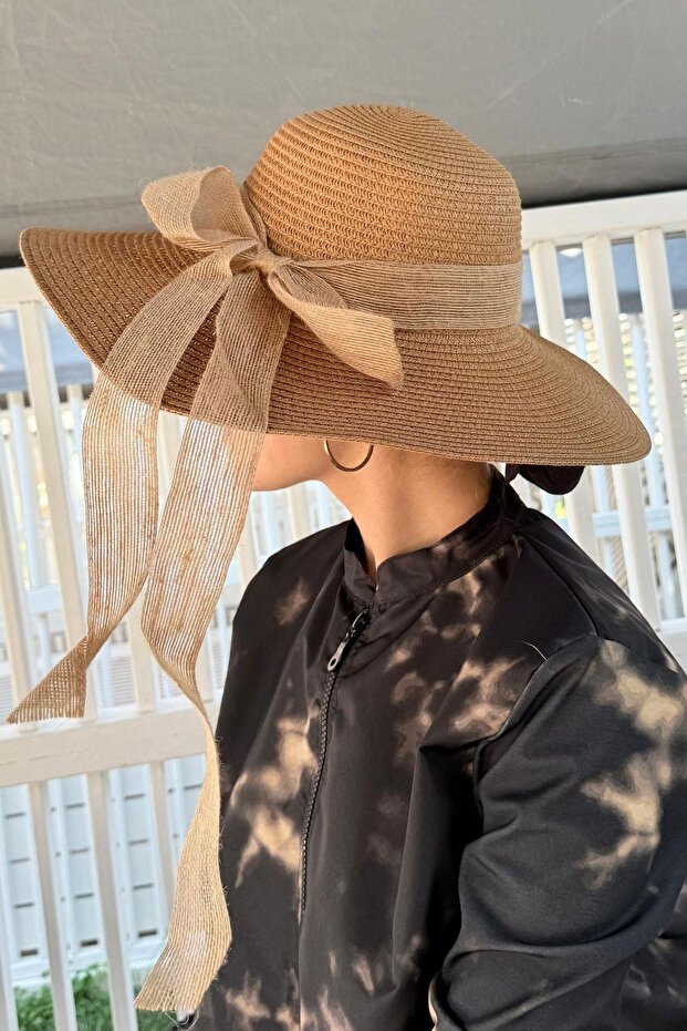 قبعة من القش بفيونكة الجمل - 1