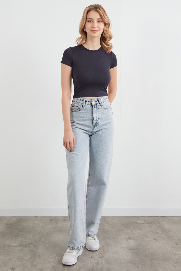 Basic Bisiklet Yaka Crop Tişört - 4