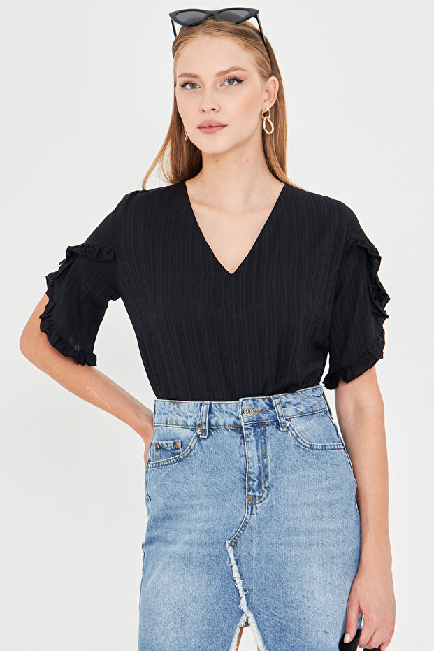 Women Black V Neck Ruffled Short Sleeve Blouse Arm-25Y001070