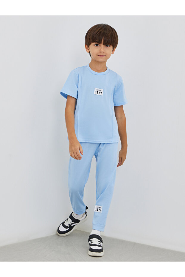 Boys Blue Solid Badge Detail T-Shirt and Joggers Set