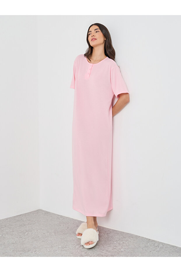 قميص نوم سادة برقبة دائرية وأزرار - 1