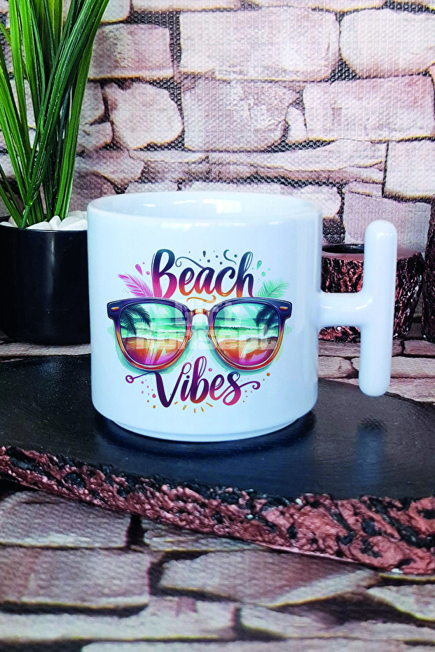 كوب لاتيه مطبوع عليه Beach Vibes مع مقبض على شكل حرف T