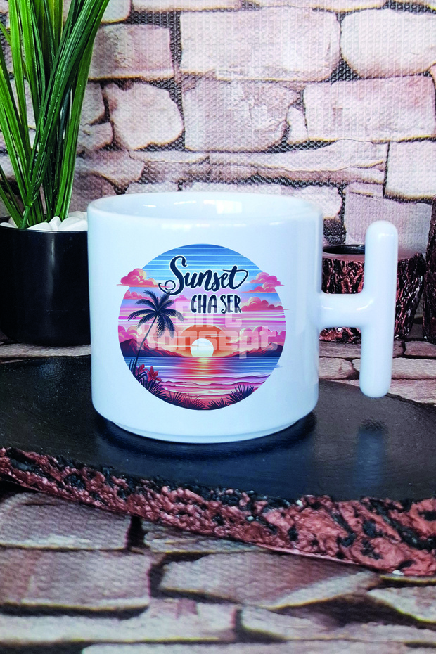 كوب لاتيه مطبوع عليه Sunset Chaser مع مقبض على شكل حرف T