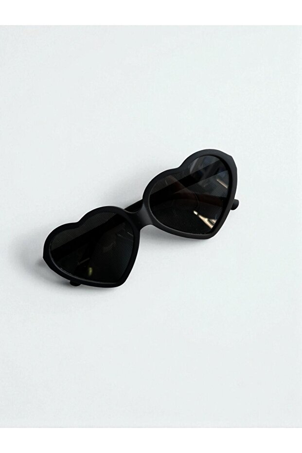 Children's Sunglasses Fun Different Style Lovely Goggle with Heart Lightweight and Stylish Design Party Goggle