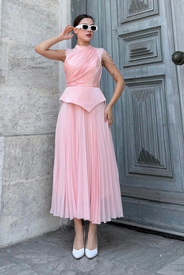 Vállal hímzett redős estélyi ruha 2385-Powder - 5