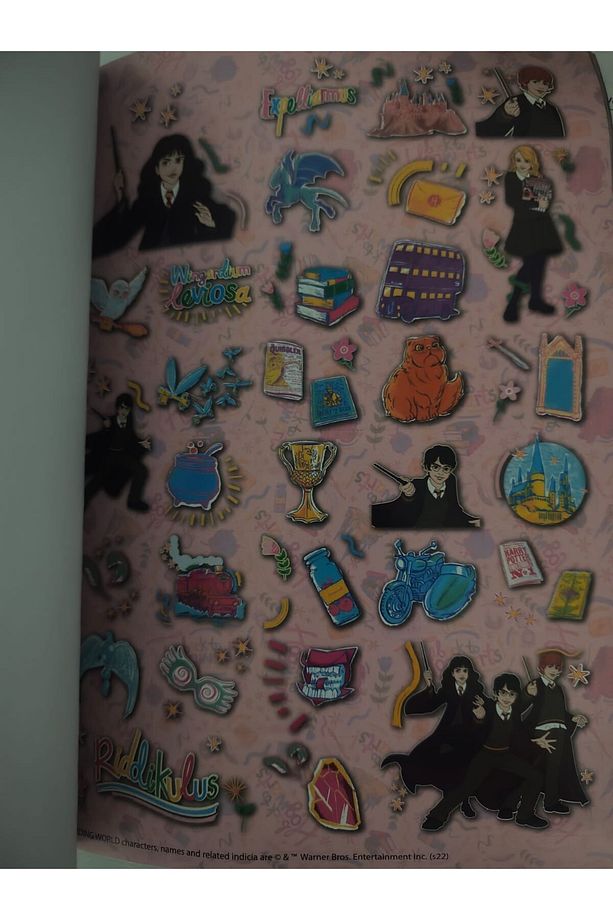 Harry Potter sticker 20 sayfa kitap büyü dolu eglence seninle! - 2