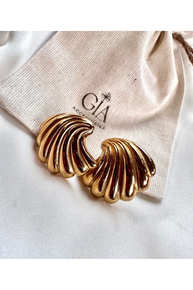 أقراط ذهبية بمظهر صدفة البحر - 1