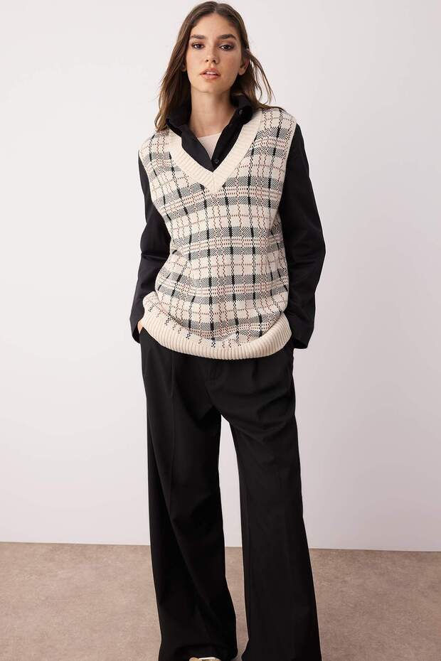 Strickpullover mit V-Ausschnitt – TCTAW22UV0050