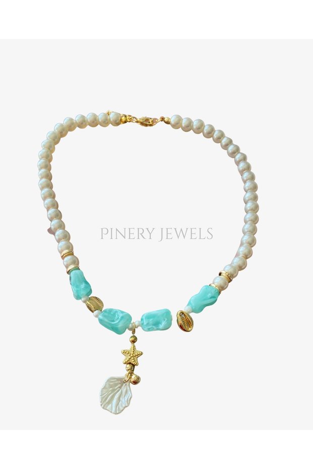 Summer Women's Necklace with Seashell Detail and Beads – Modern and Stylish Design