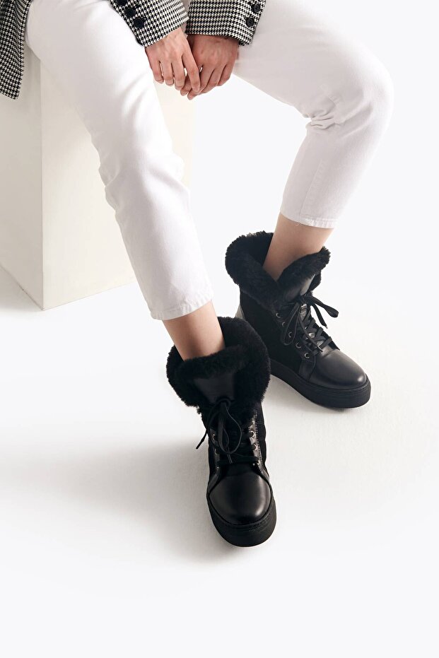 Bağcıklı Kadın Bot 191353 - 6