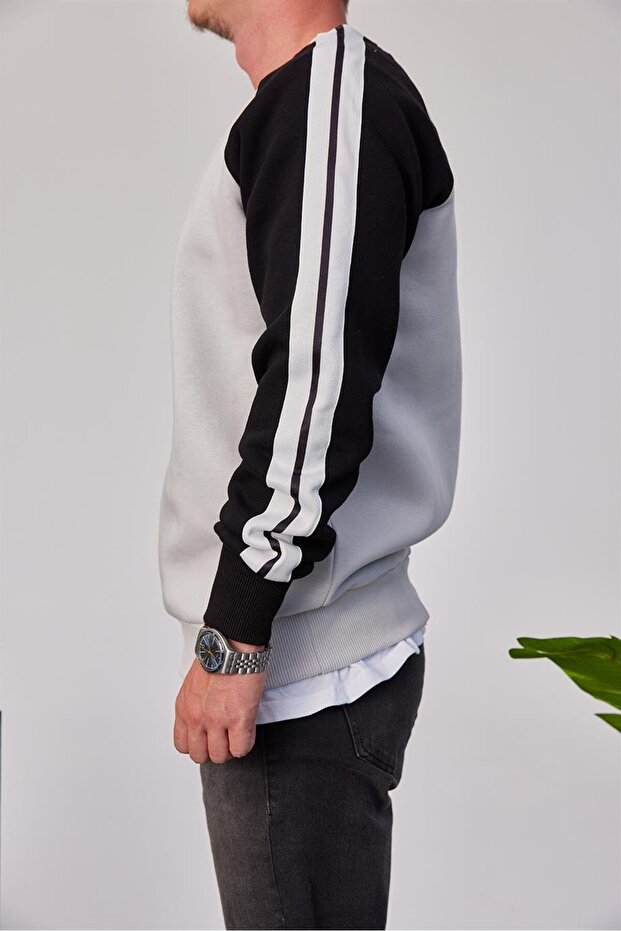 سويت شيرت رمادي مطبوع عليه حرف E - 2