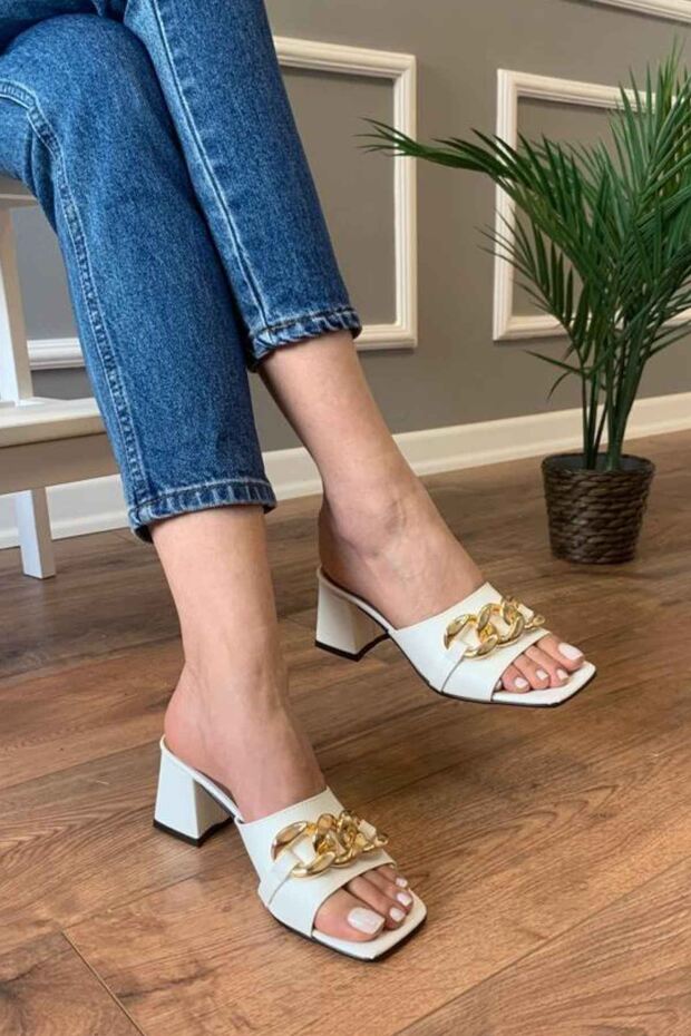 نعال بكعب سلسلة بيضاء من روبرت - 5