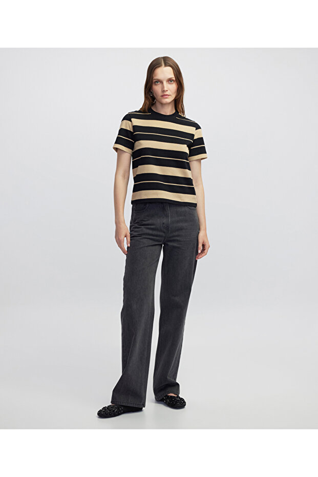 تي شيرت بنمط خط - 2