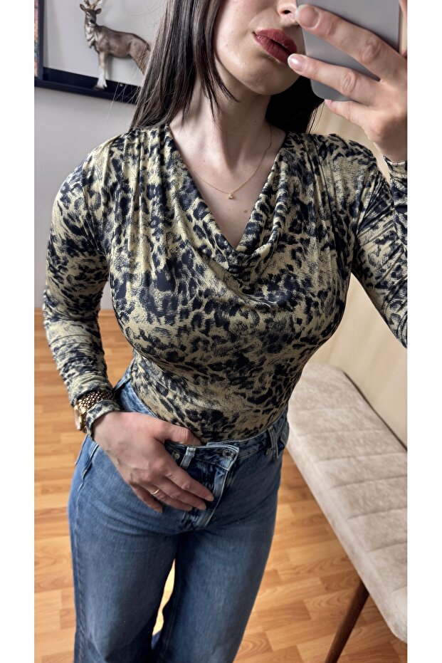 بلوزة منقوشة من الأمام منخفضة ZIBIN - 7