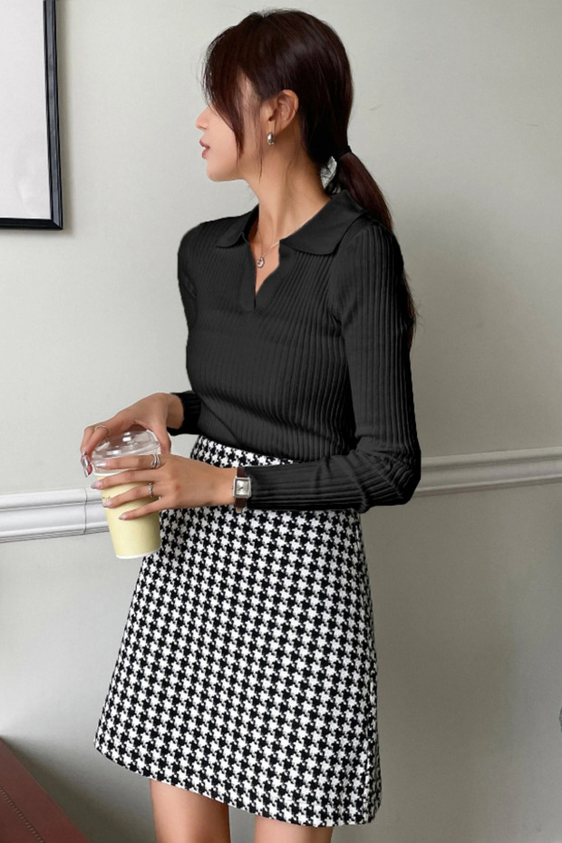 Schwarzer gerippter Strickpullover mit Polokragen - 7