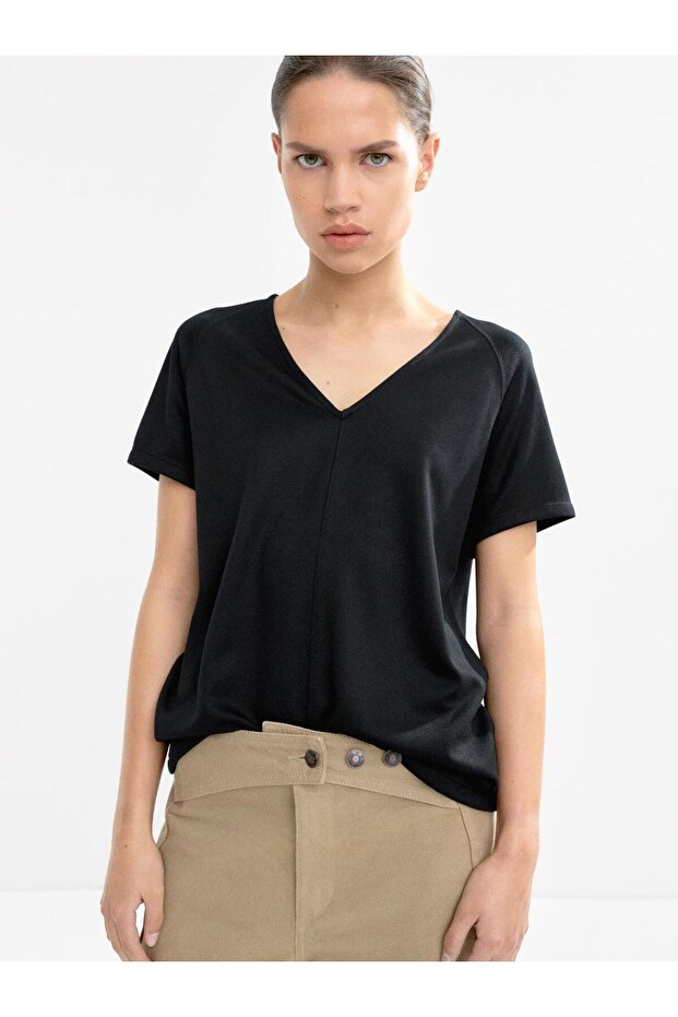V-Yaka Basic T-shirt - 2