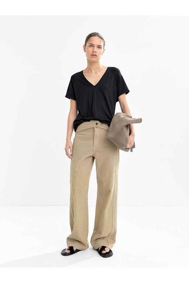 V-Yaka Basic T-shirt - 1