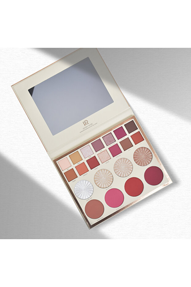 Versatile Makeup Palette باليت مكياج كيري روز المتنوعة (ظلال عيون، بلاشر وهايلايتر)