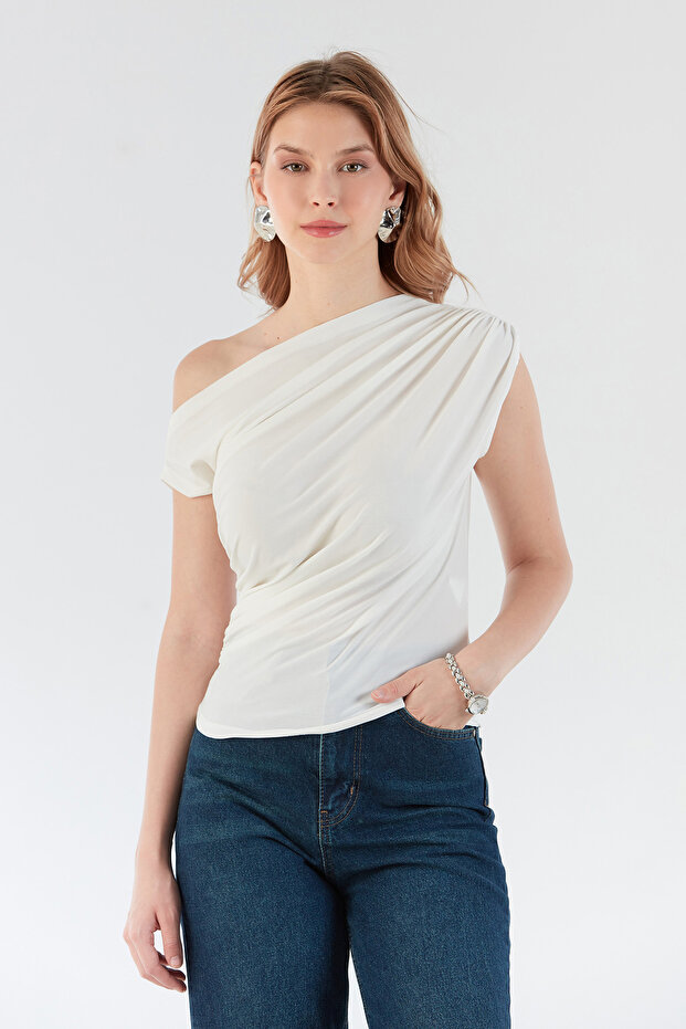 Bluză cu un singur umăr - 2