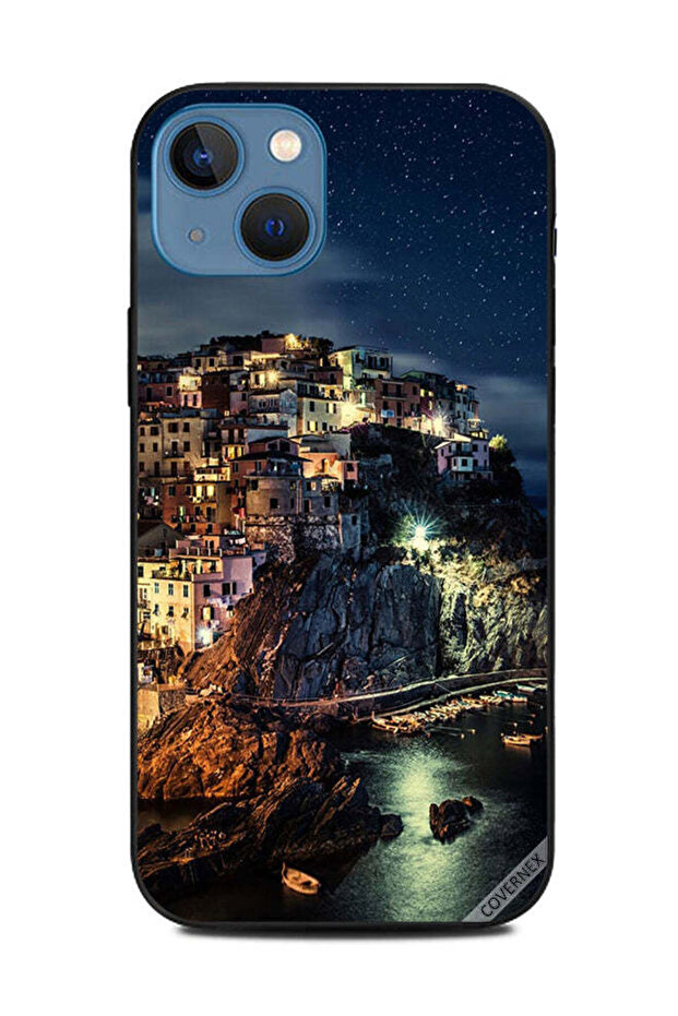 غطاء حماية لجهاز Apple iPhone 13 على البحر