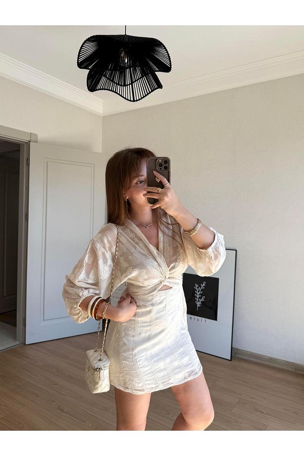 Bej Ön Düğümlü İşlemeli Elbise - 4