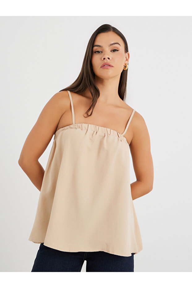 بلوزة برقبة مربعة مطاطية وحمالات - 1