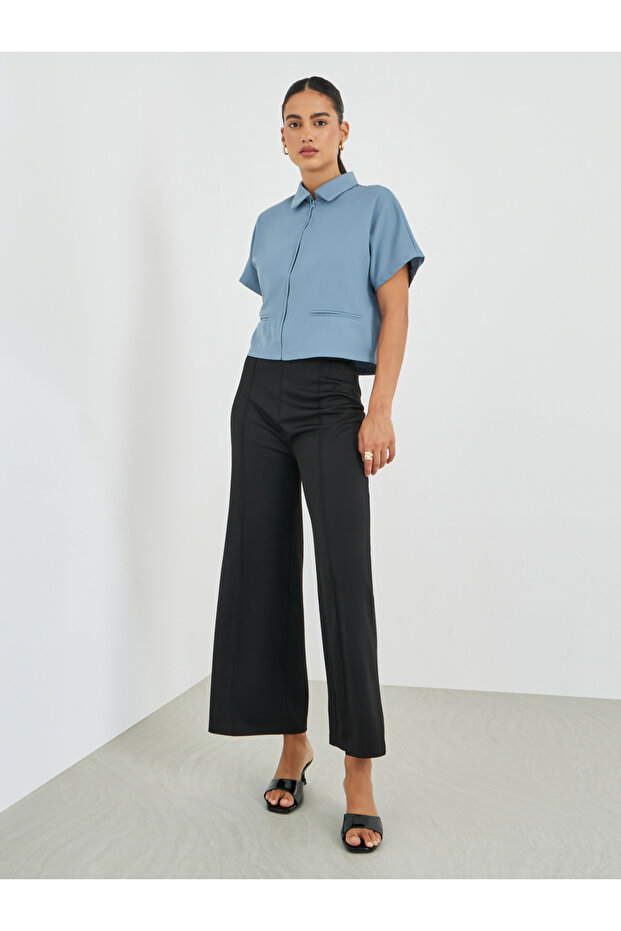 Solid Spread Collar Front Zipper Crop Shirt - 2