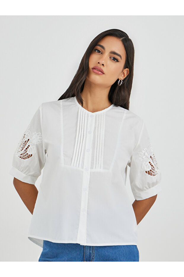 Solid Round Neck Buttoned Top - 1