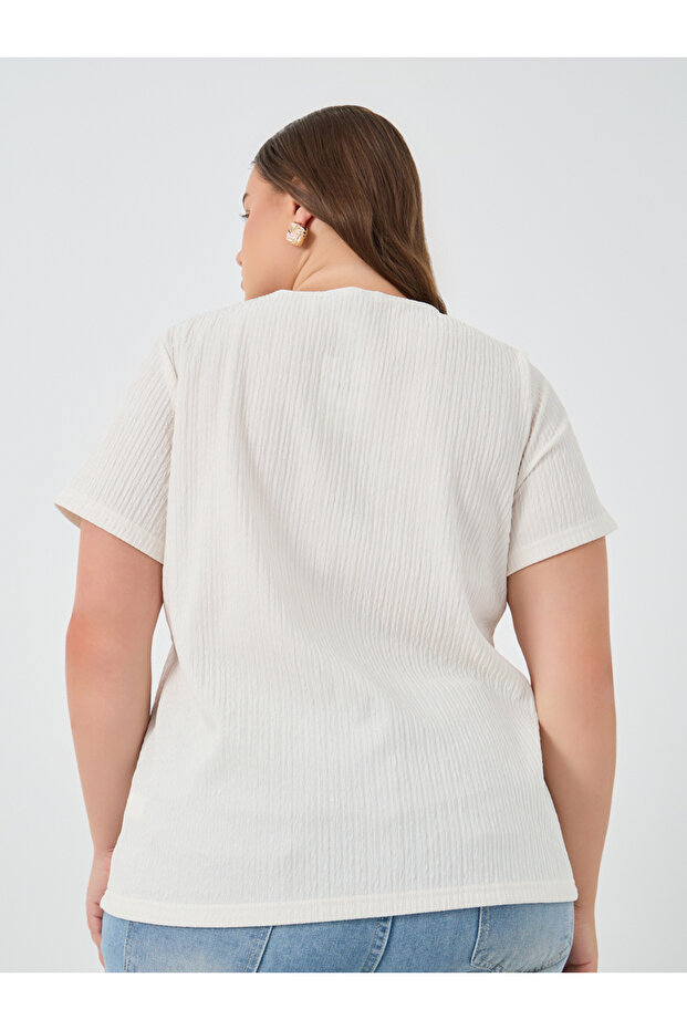 Plus White Textured Blouse with Front Button - 4