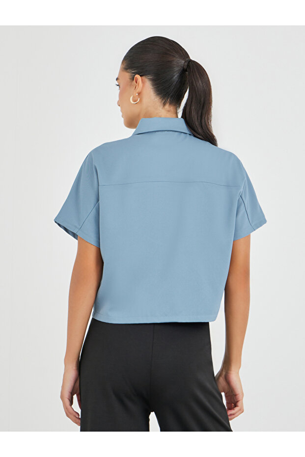 Solid Spread Collar Front Zipper Crop Shirt - 4