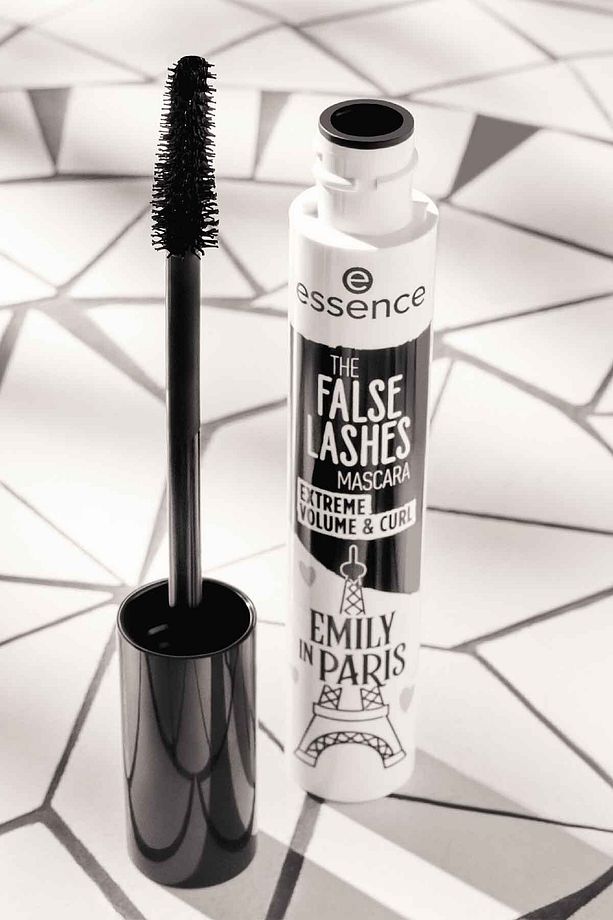 EMILY IN PARIS by THE FALSE LASHES MASCARA EXTREME VOLUME & CURL 01 - 3