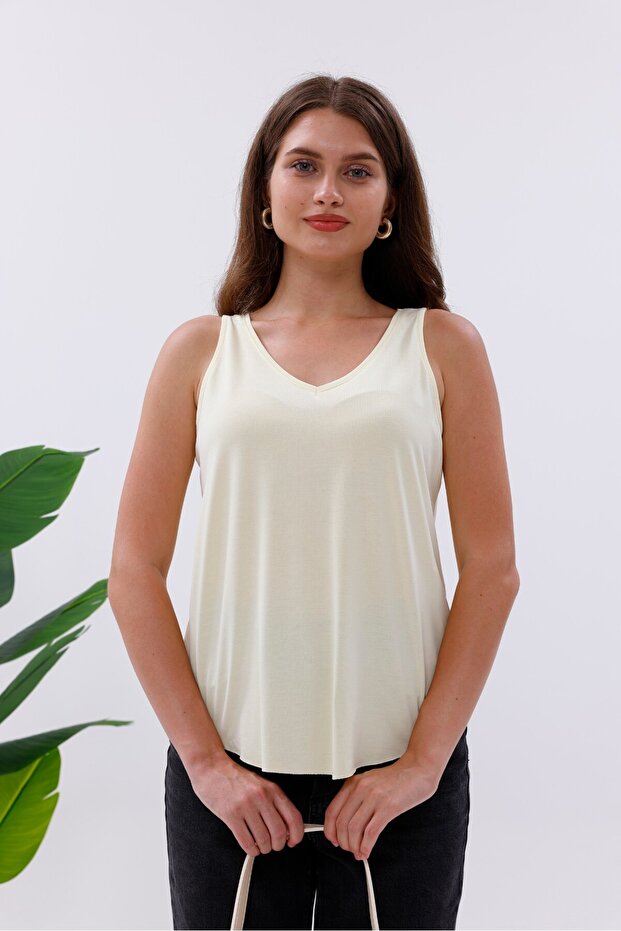 قميص داخلي من نسيج الليكرا مودال برقبة على شكل حرف V - 4