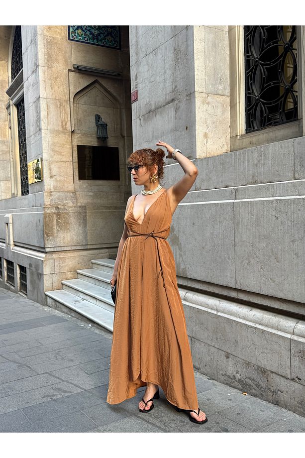 Premium Modal Astarlı Göğüs Dekolteli Hasır Bağlama Detaylı Helen Alacatı Uzun Elbise - 4