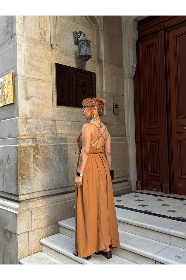 Premium Modal Astarlı Göğüs Dekolteli Hasır Bağlama Detaylı Helen Alacatı Uzun Elbise - 5