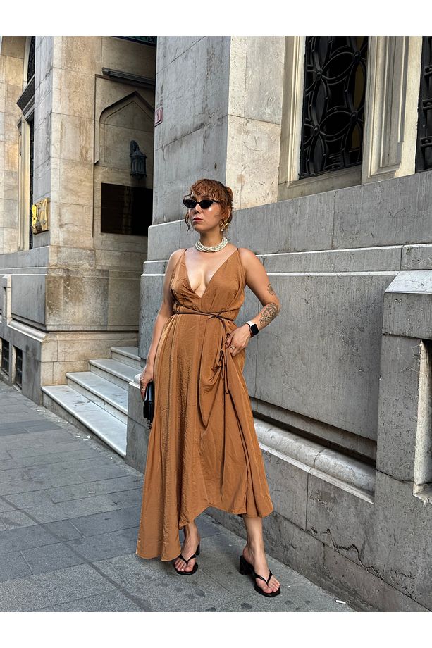 Premium Modal Astarlı Göğüs Dekolteli Hasır Bağlama Detaylı Helen Alacatı Uzun Elbise - 2