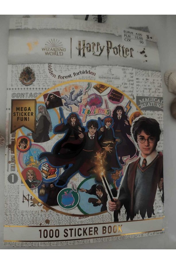 Harry Potter sticker 20 sayfa kitap büyü dolu eglence seninle! - 1