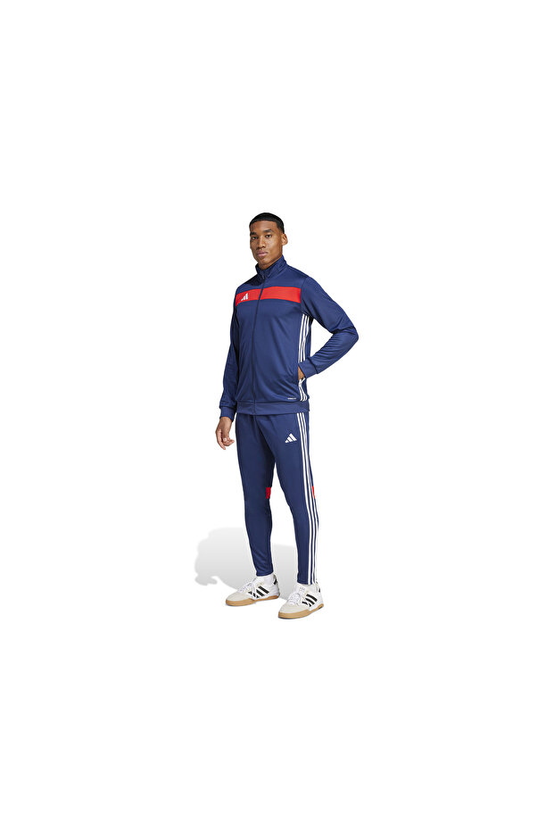 Comfortable fit tracksuit set suitable for daily use and sports