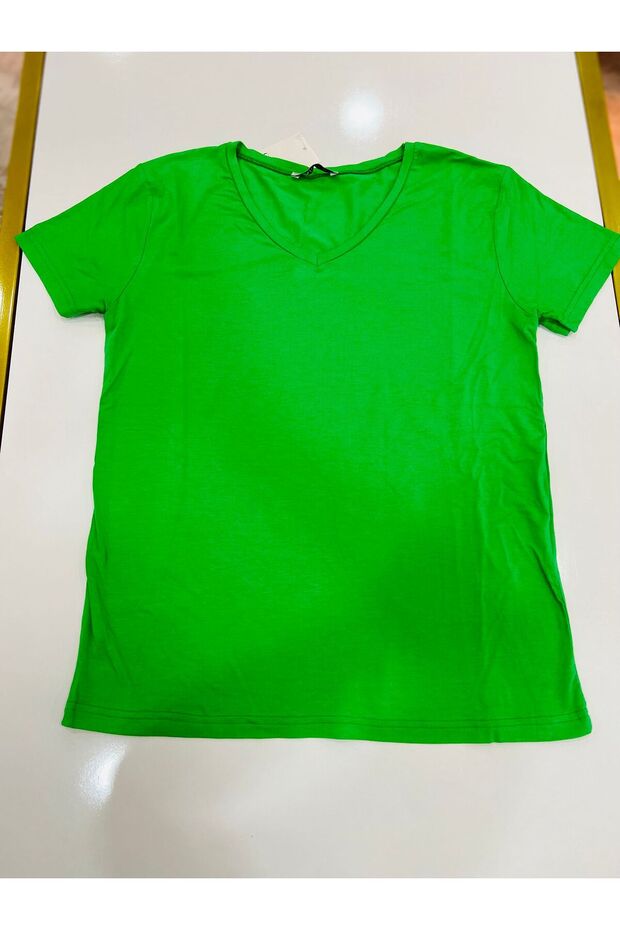 تي شيرت أساسي برقبة على شكل حرف V من Oy - 1