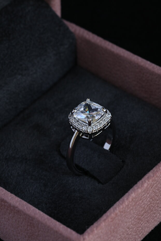 Bright Zircon Stone Special Design Serious Relationship Vip Women's Adjustable Ring