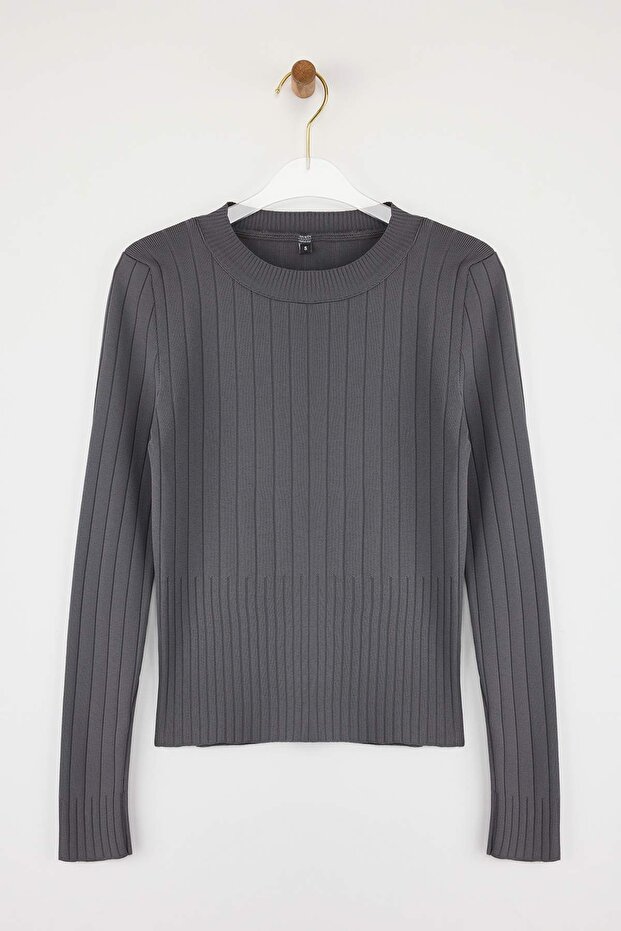 Anthrazitfarbener Basic-Strickpullover mit Rundhalsausschnitt TWOAW23KZ01249 - 6