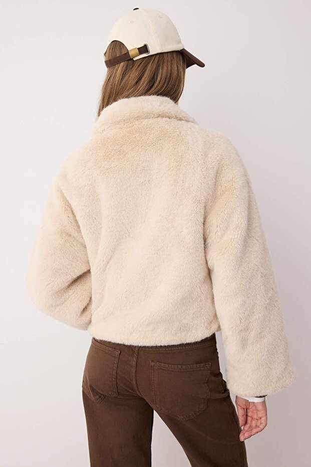 Ekru Oversize Kalıp Kolları Geniş Kürk Mont TWOAW26MO00022 - 4