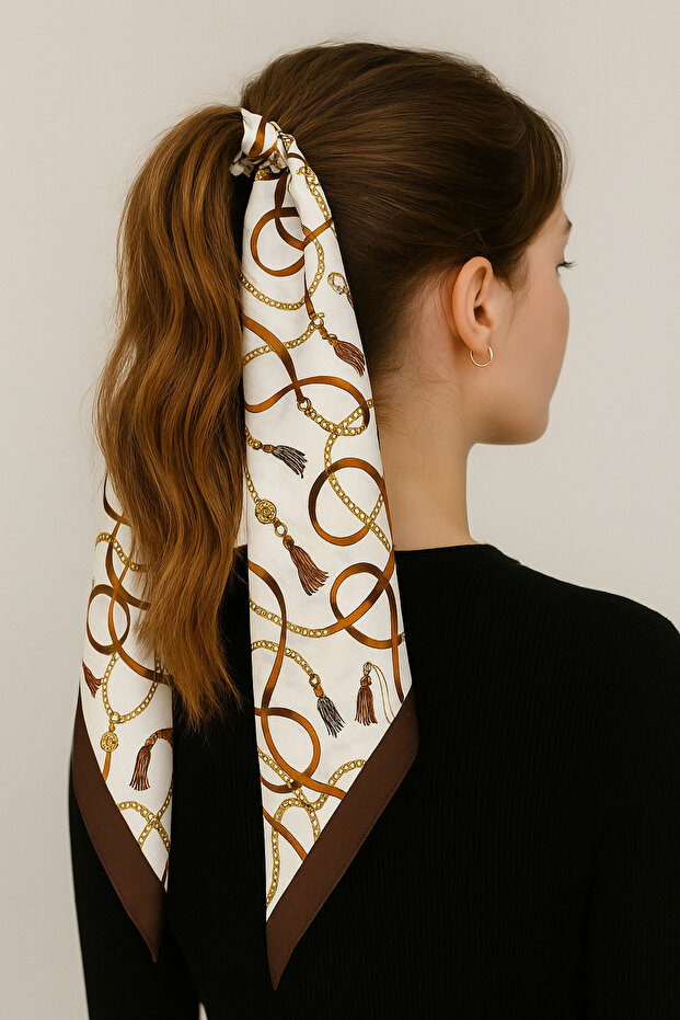 إكسسوار منقوش بربطة عنق ووشاح - 2