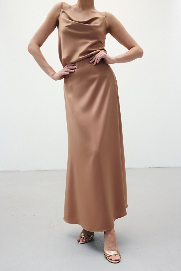 Fusta lungă din satin - Camel - 5