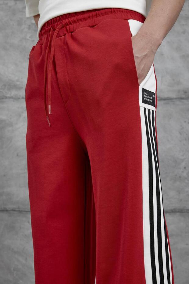 بنطلون رياضي أحمر بثلاثة خطوط مع باركود - 6