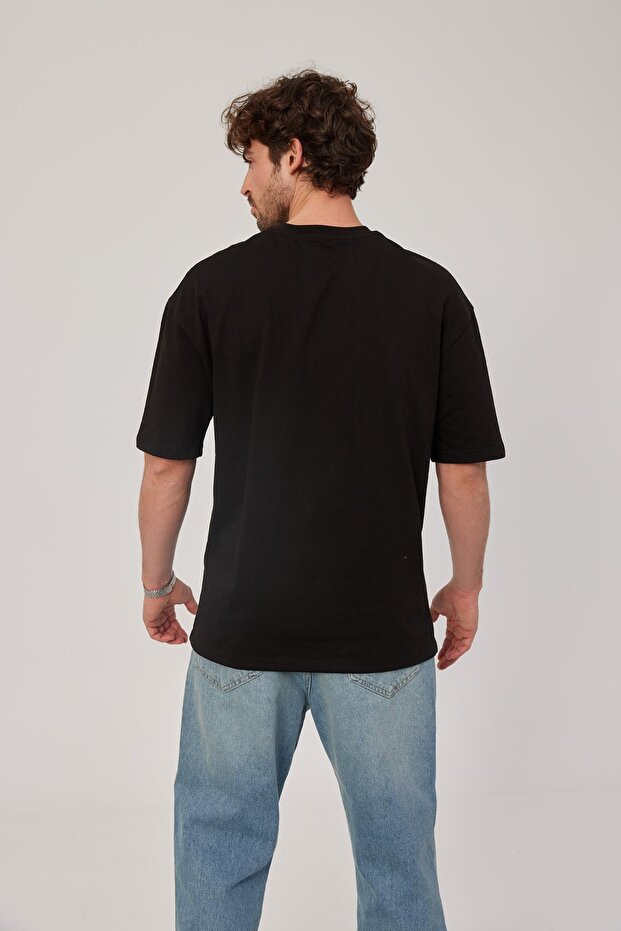 تيشيرت أسود أساسي كبير الحجم - 3